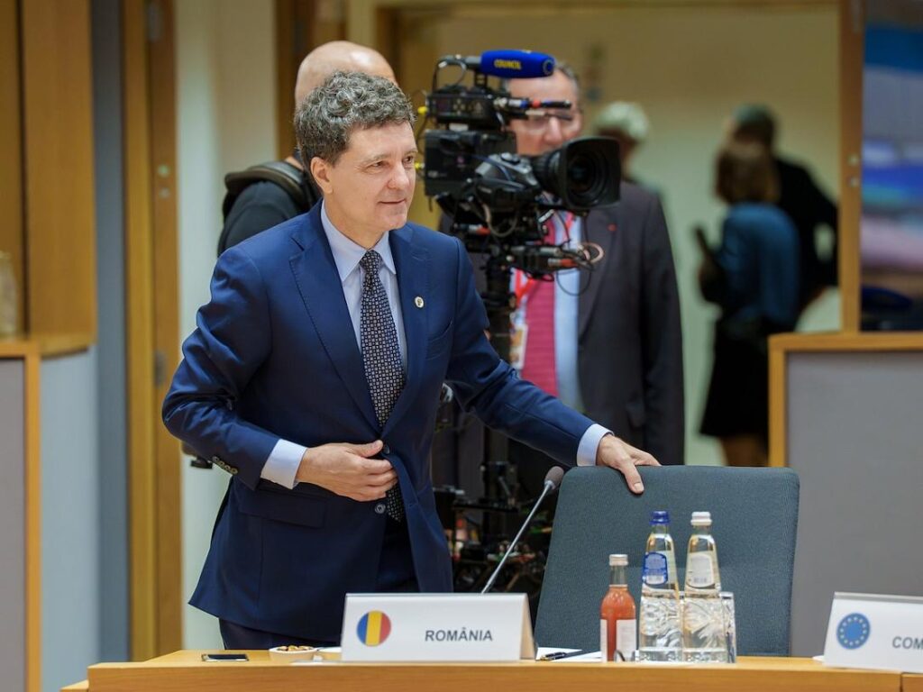 EU must arm itself to deter Russia from “thinking about an attack,” Romanian president says