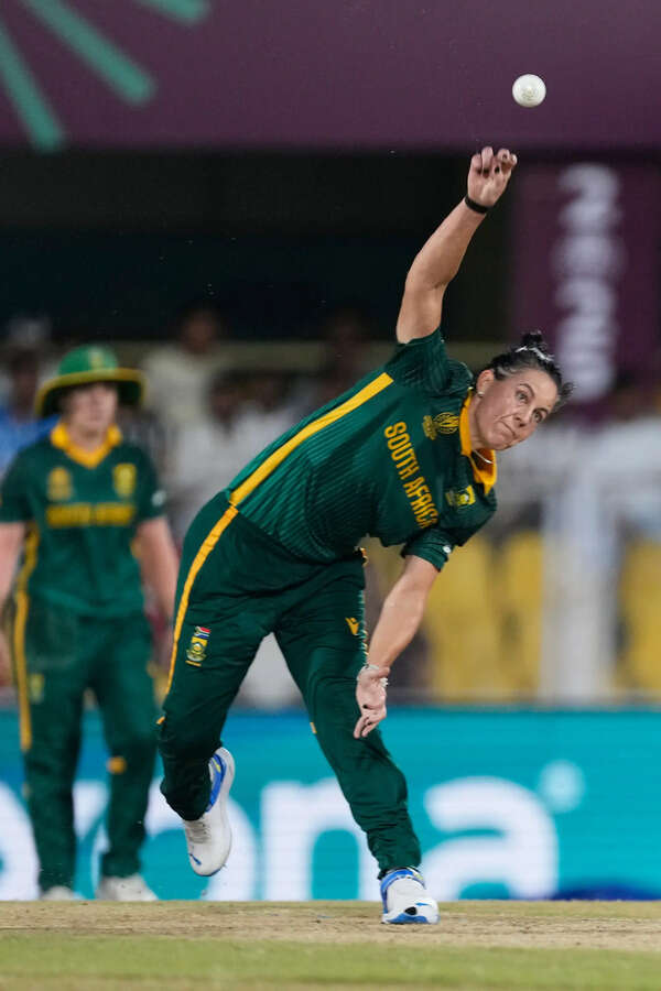 New Zealand Women vs South Africa Women Live Score Updates, ICC Womens World Cup 2025: Devine's drive meets a diving fielder