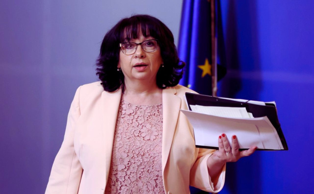 Bulgaria: Finance Minister: Claims That Bulgarians Are Getting Poorer Are