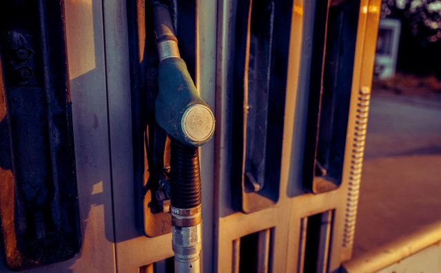 Bulgaria: Government Assures Bulgarians: Fuel Supplies Secured Despite US Sanctions on Russian Oil