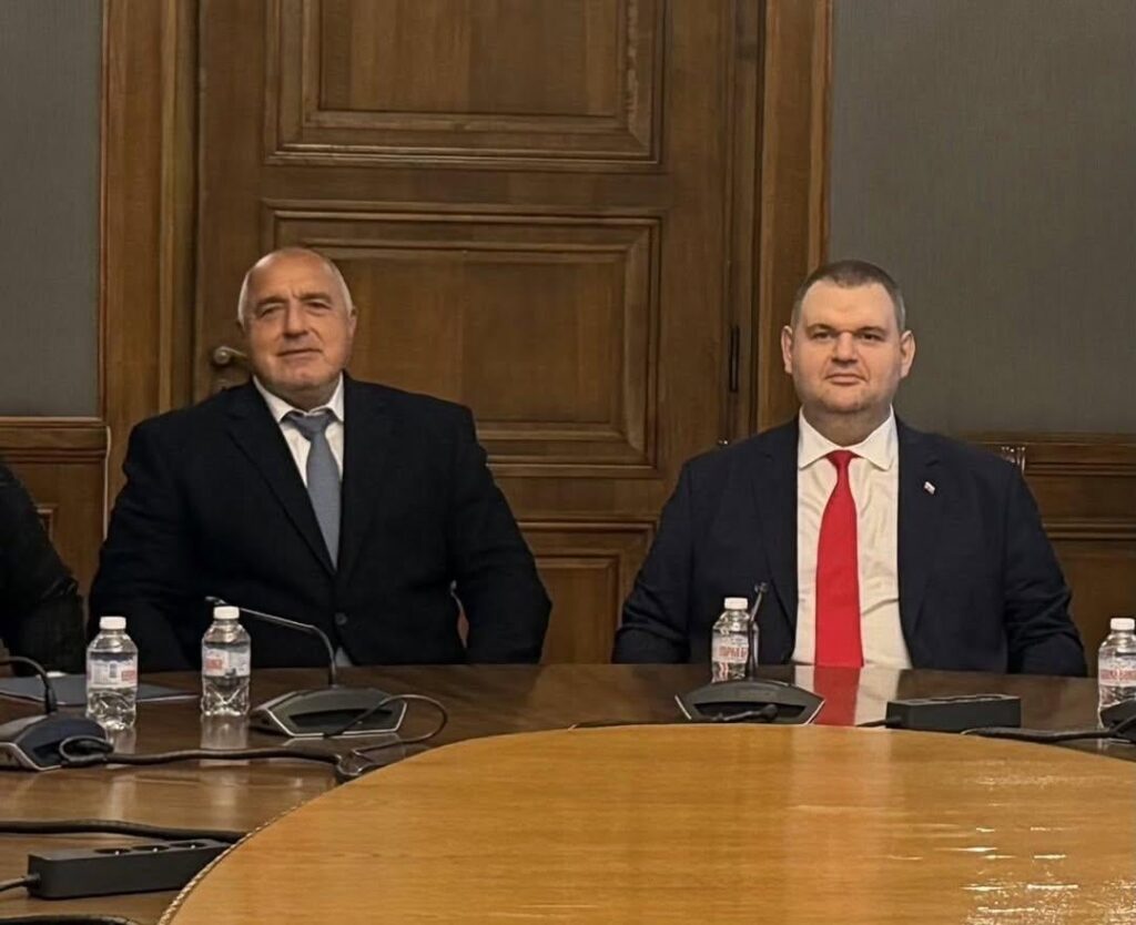 At last, GERB and Peevski's DPS met officially and announced that they were doing it for "a full mandate of management and fulfillment of the commitments for the Euro-Atlantic orientation of Bulgaria". The photos are from GERB's Facebook page, and GERB is mentioned once in the message, and DPS-NEW BEGINNING three times.