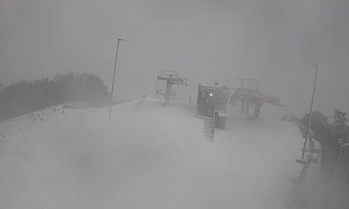 Platak sees first snowfall of the season as cold front hits Platak sees first snowfall of the season as cold front hits