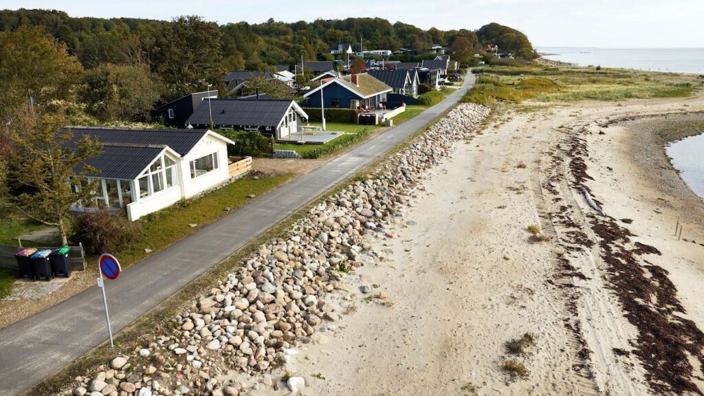 More Danes stay home in the autumn holidays - most of the young people between the ages of 18 and 34 are increasingly choosing to stay home, while the fewest over 65 years are in Denmark.