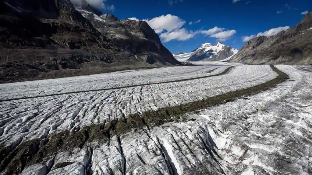 Concerns mount as study reveals Switzerland’s glaciers shrink 25%