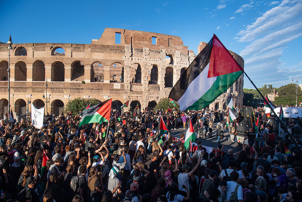Unloving Italy? On the Italian Hysteria over Israel