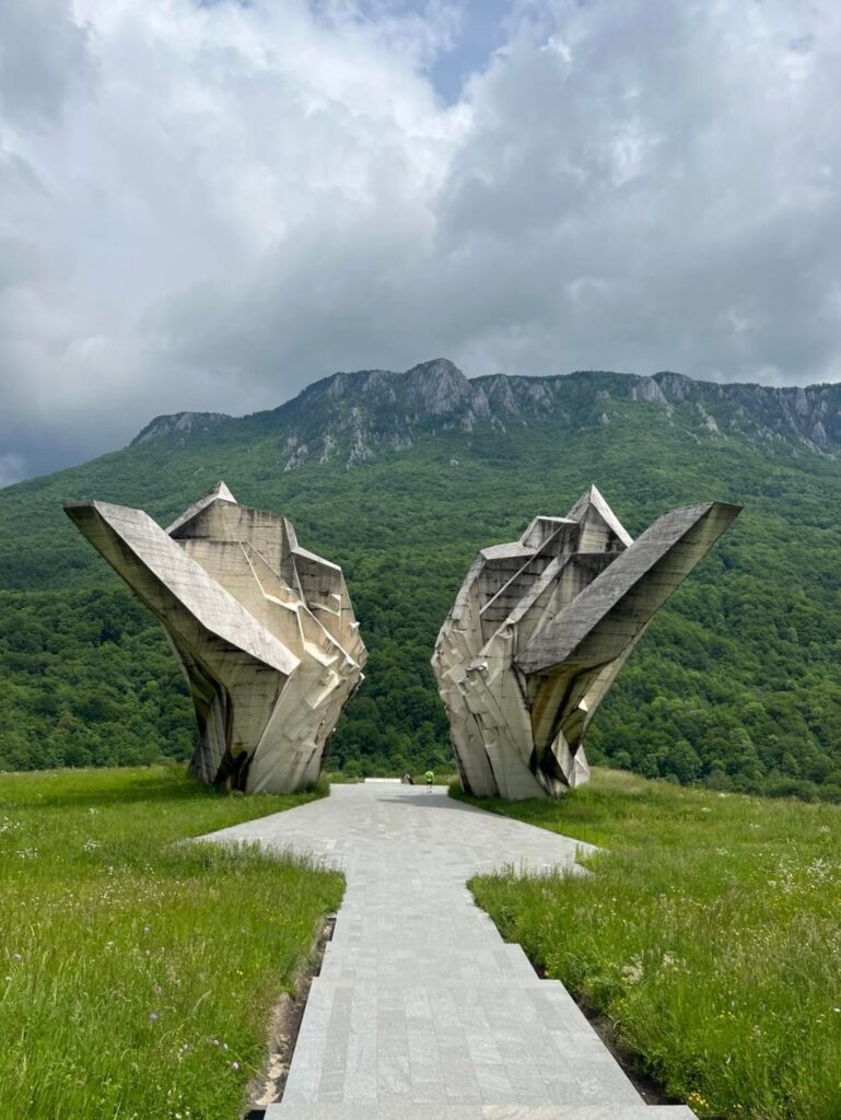 How many of you have visited the Sutjeska Battle Monument?