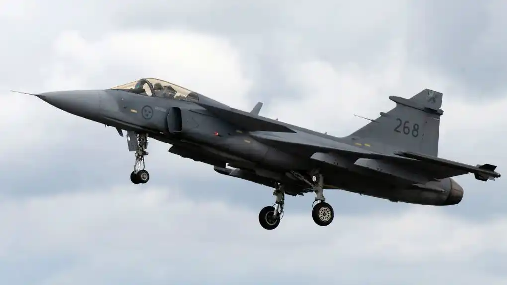 Sweden Boosts Military Aid to Ukraine with Radar and Gripen Fighters