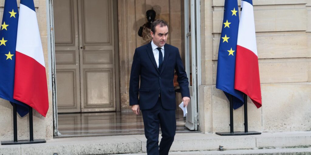 Emmanuel Macron reappoints Sébastien Lecornu as prime minister, announces the Elysée