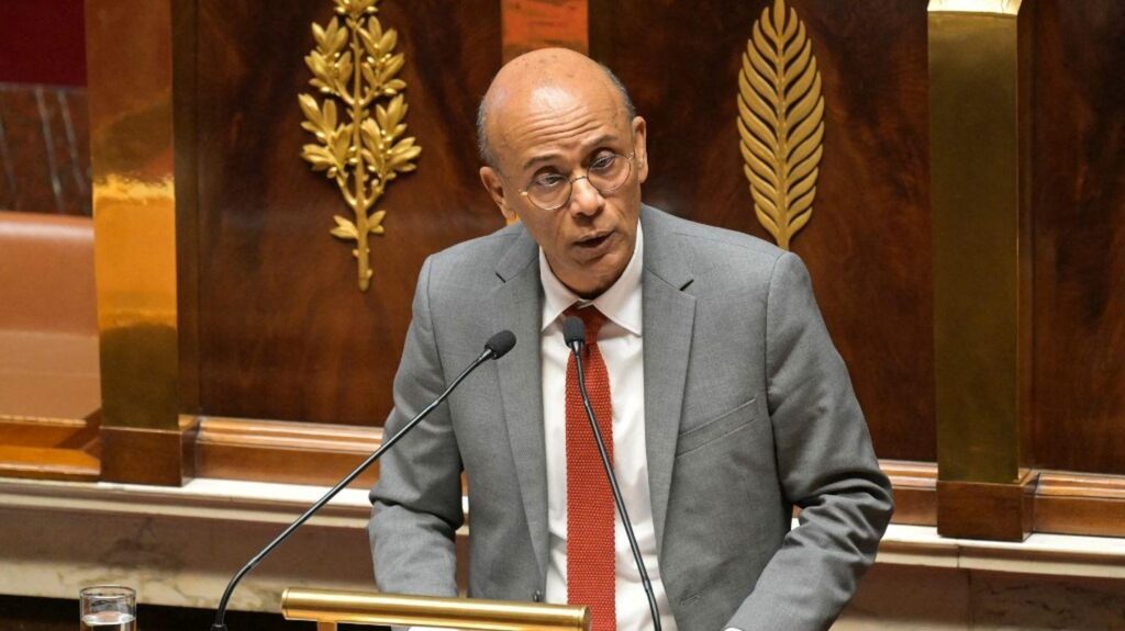 Lecornu II Government: five socialist deputies from Overseas announce that they will vote for censure