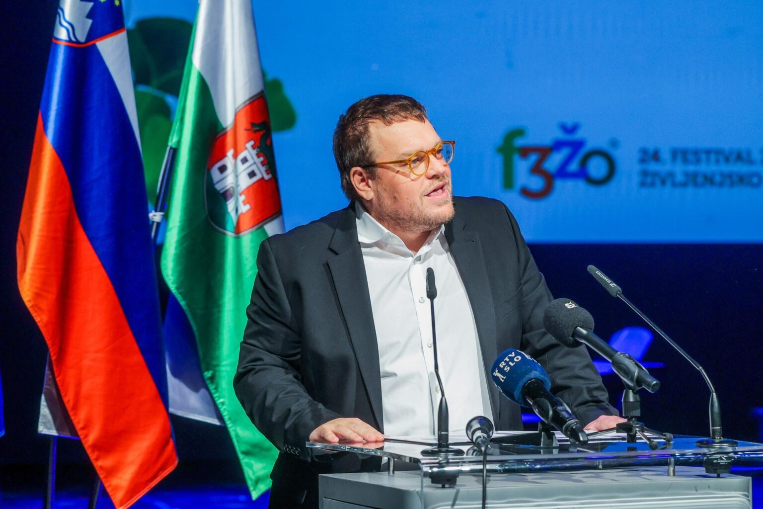 Minister criminally indicted for abuse of position and fraud
