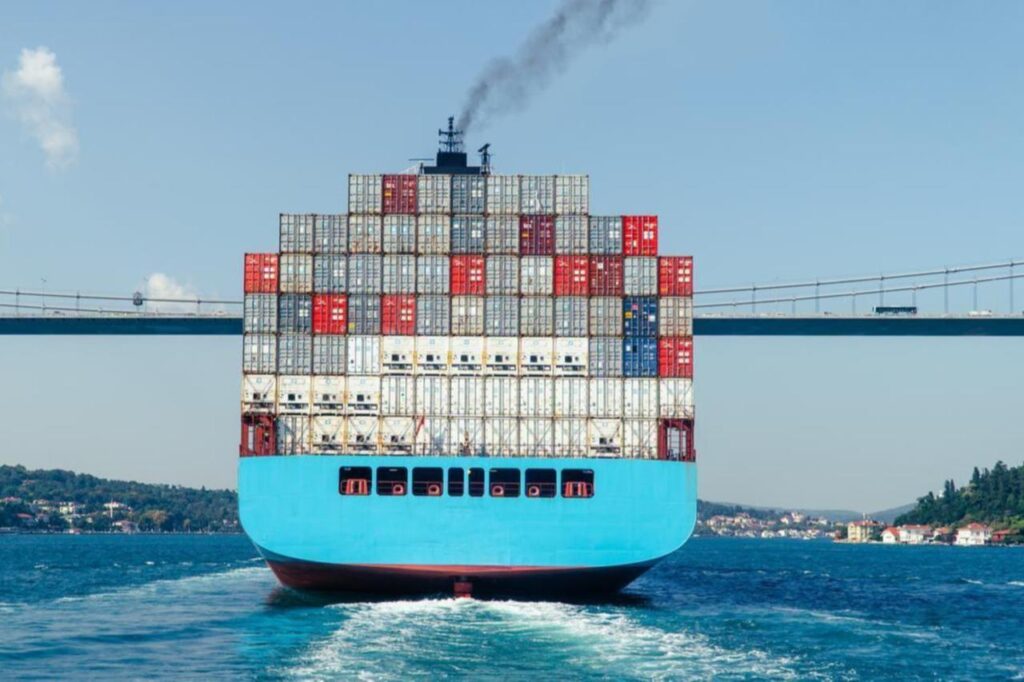 Türkiye’s industrial output jumps 7.1% in August, led by tech and capital goods surge Rear view of a fully loaded container ship passing beneath the Fatih Sultan Mehmet Bridge on the Bosporus Strait in Istanbul, Türkiye, accessed on Oct.9, 2025. (Adobe Stock Photo)