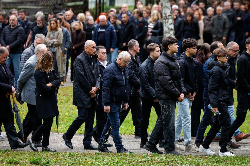 Is Janez Janša building an election campaign at the funeral of the deceased?