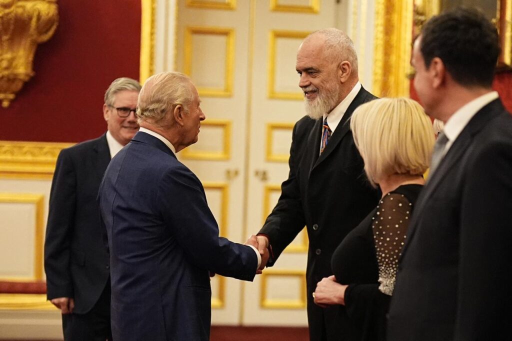 Britains King Charles III (2L) shakes hands with Albanias Prime minister Edi Rama at a reception at St Jamess Palace on the eve of the Western Balkans Leaders Summit (The Berlin Process) in London, United Kingdom on Oct. 21, 2025. (AFP Photo)