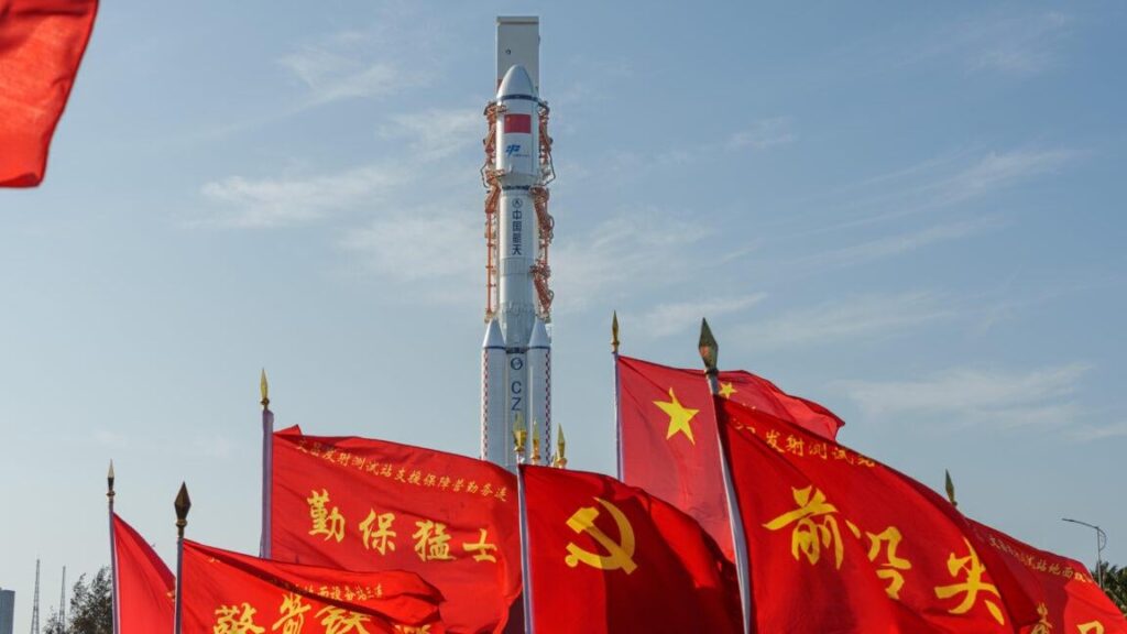New study: Everyone but China has pretty much stopped littering in low-Earth orbit | Since 2000, China has accumulated more dead rocket mass in long-lived orbits than the rest of the world combined. Worryingly, it's only accelerating since the past 2 years