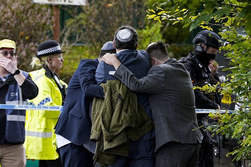 David Lammy booed at vigil for synagogue victims: The deputy prime minister was met with cries of ‘shame on you’ as he took to the stage