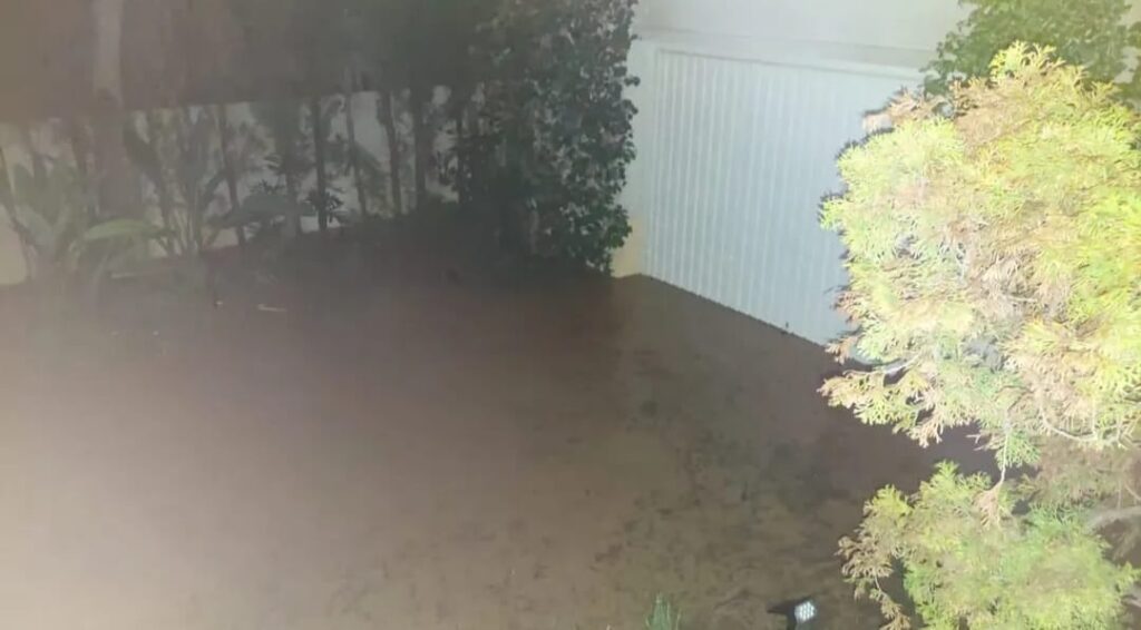 A year ago (29O/2024) a DANA occurred that devastated Valencia and the surrounding towns, causing more than 229 fatalities and numerous victims. Here are some photos of how my house and some streets of my town turned out.