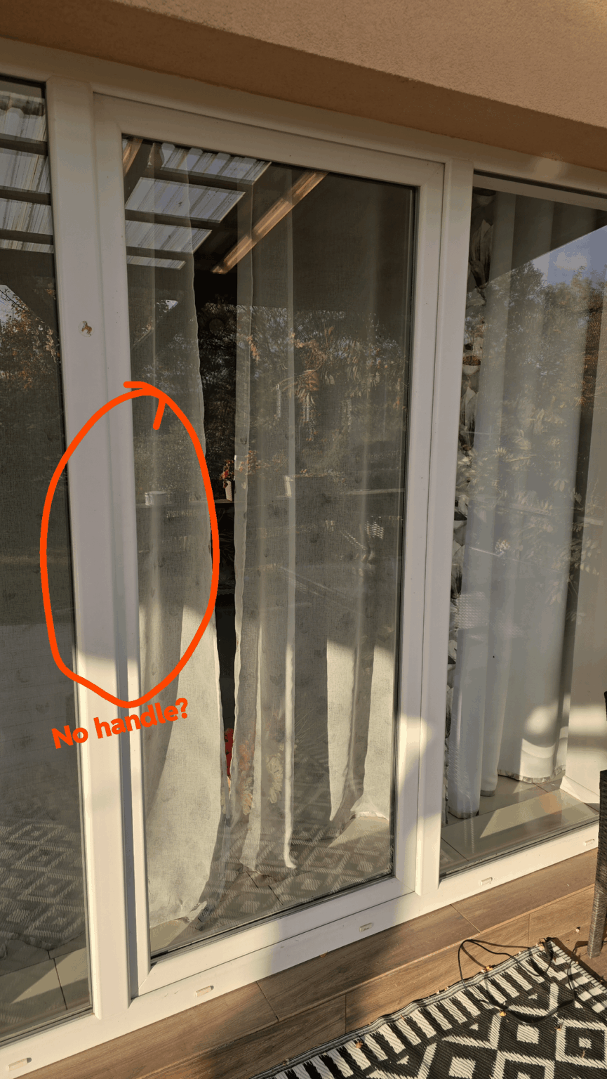 🚪Why don't some patio/ balcony/backyard doors in Poland have a handle on the outside?🇵🇱🇪🇺