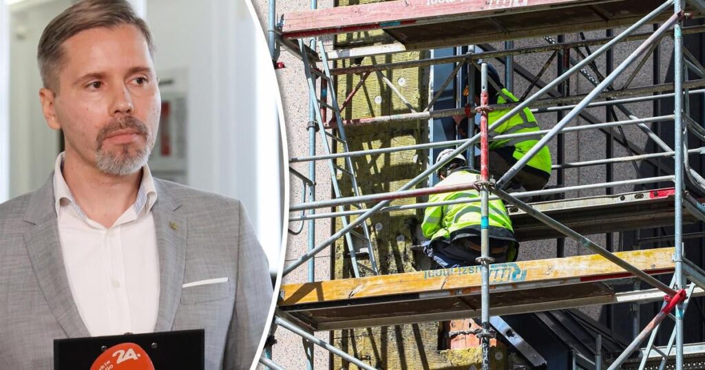 Roman Łazarski - an activist of the Confederation - deals with job placement for foreigners. "[Moje] "companies operate in accordance with the law and respond to the needs of Polish entrepreneurs who are willing to employ foreigners."