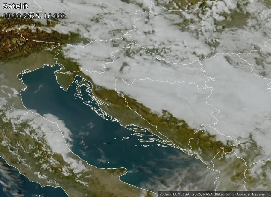 Again the same situation - the interior cloudy, and the entire coast, from Istria, Kvarner to Dalmatia sunny