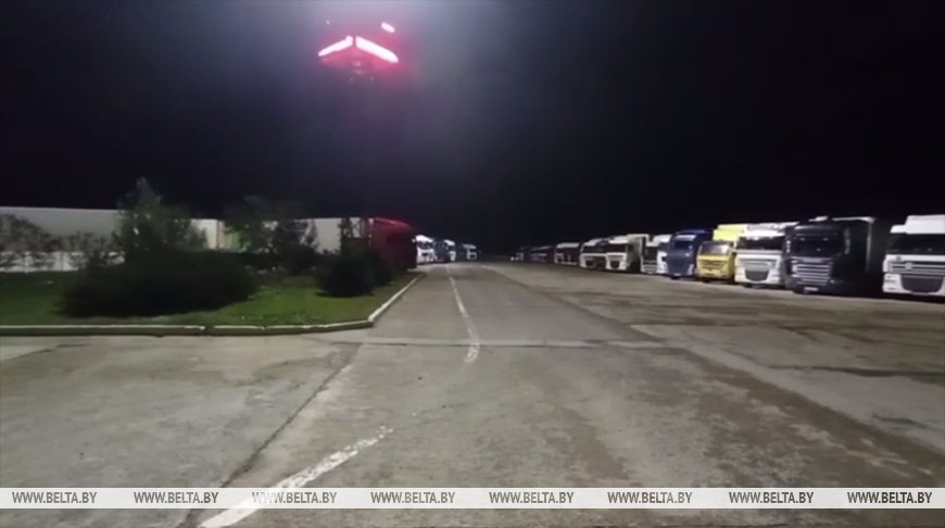 Lithuanian trailers, semi-trailers abandoned in Belarus’ border area moved to parking spaces