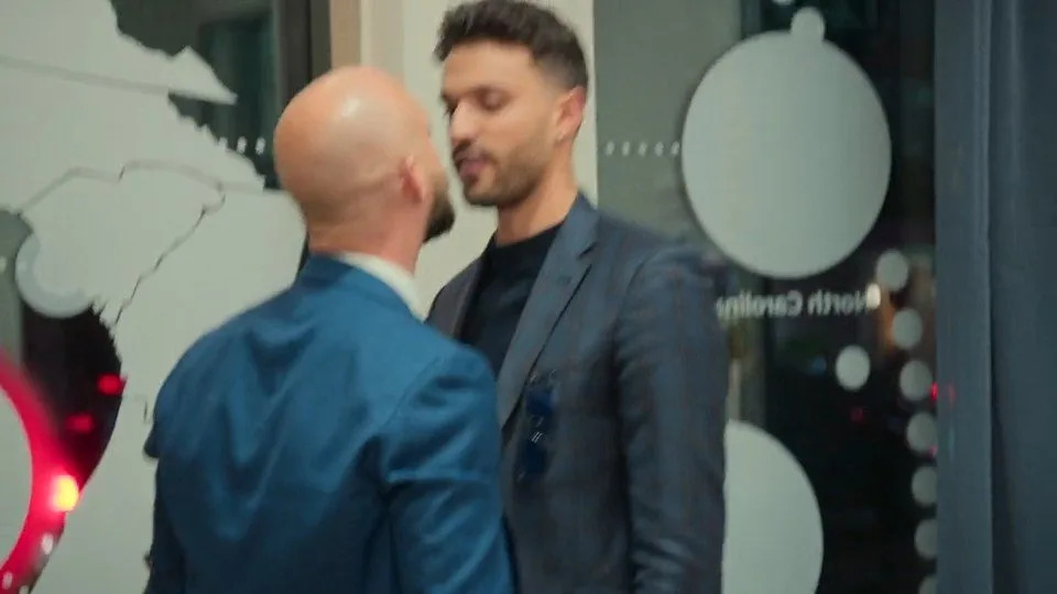 Some agents let the intense atmosphere get to them as the trailer teased that two of the pros might even get into a physical altercation. <span class="image-credit">(Netflix)</span>