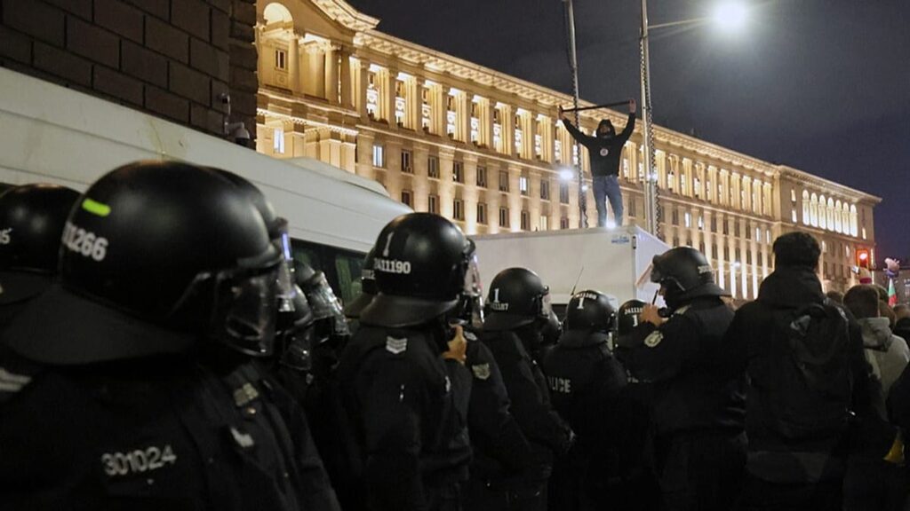 Thousands protest in Bulgaria ahead of final parliamentary vote on controversial new budget plan