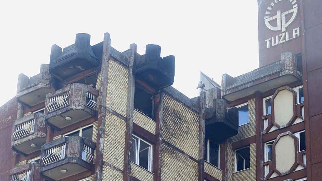 Video. Bosnia retirement home fire kills 11, injures dozens in Tuzla
