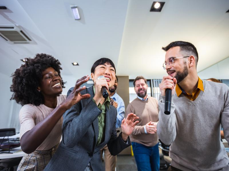 Canadian employees say fun, social moments boosting workplace happiness: survey Canadian employees say fun, social moments boosting workplace happiness: survey