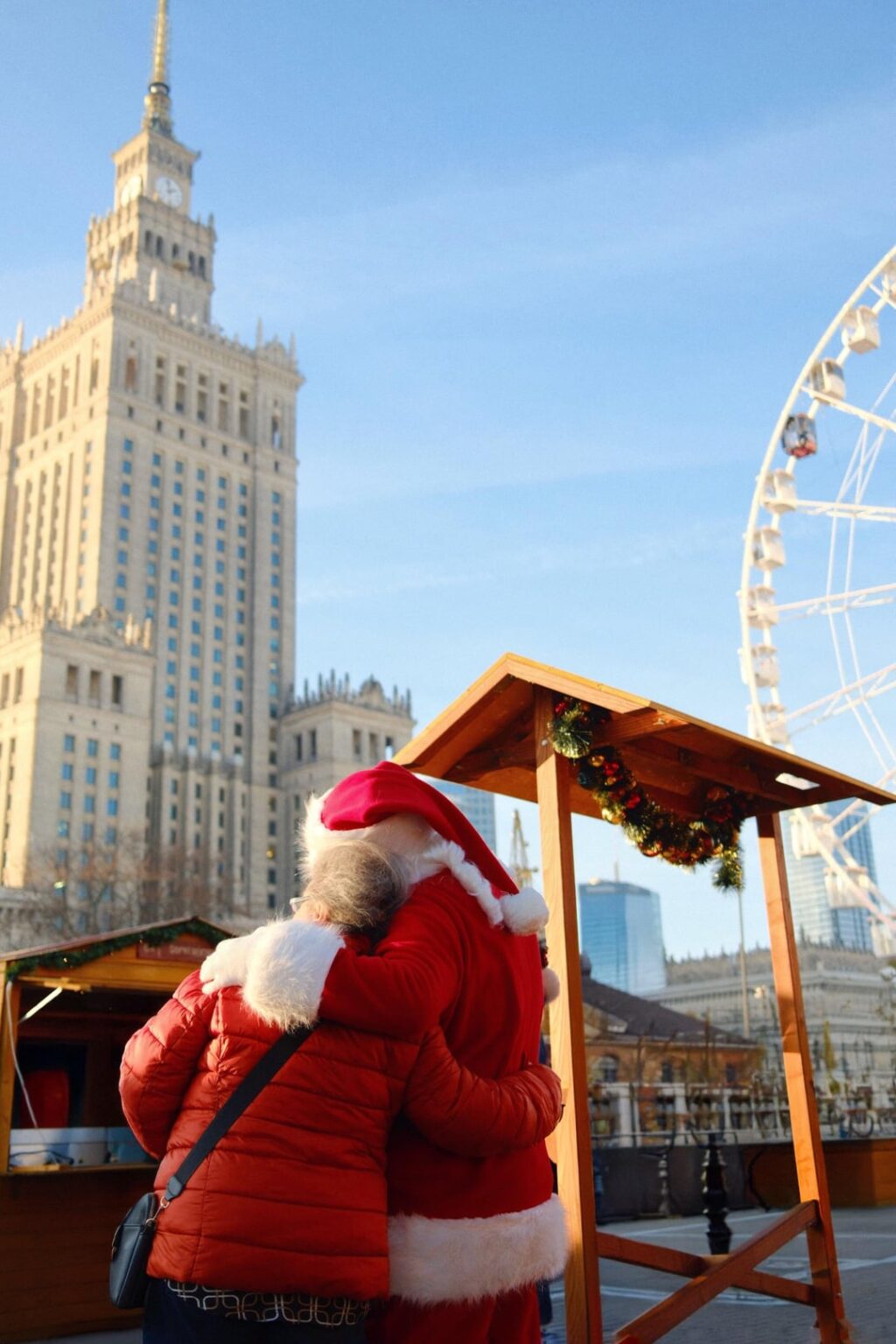 Photos I took today at the official opening of the Christmas market at Plac Defilad, Warsaw. What’s your favourite Christmas market snack ? Looking for suggestions for things to try, so far I tried grilled oscypek