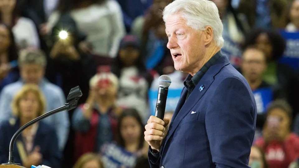Reading, PA - October 28, 2016 Former US President Bill Clinton campaigns for his wife Hillary at Albright College