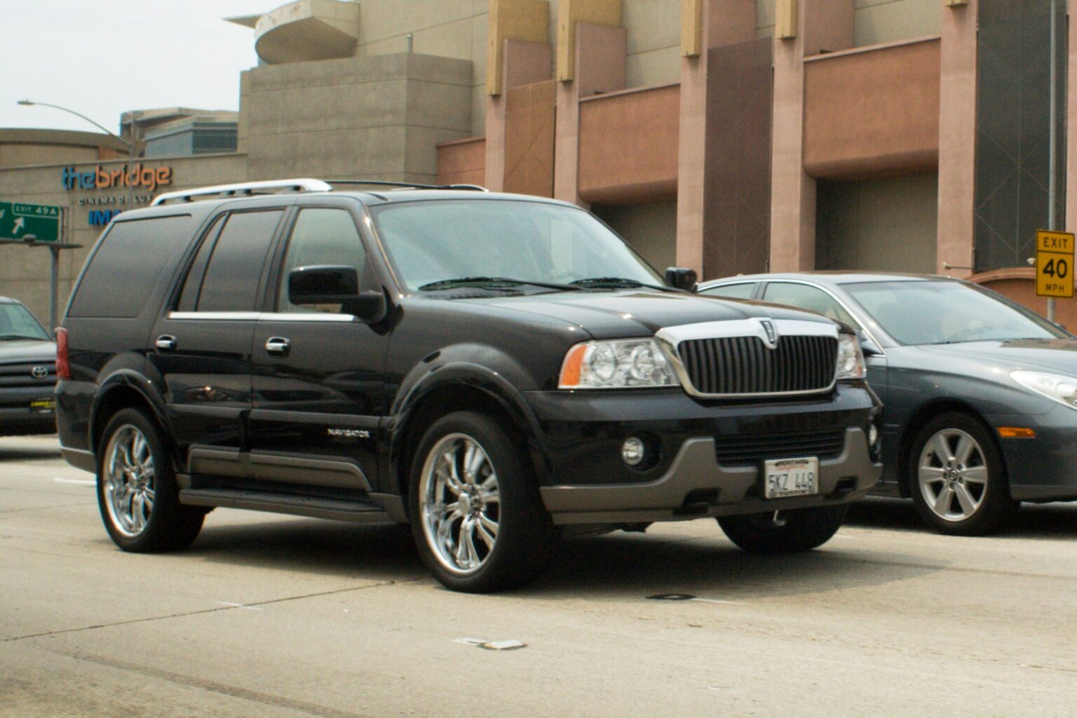 Curb sales of SUVs to reduce harms to health and the environment, say experts