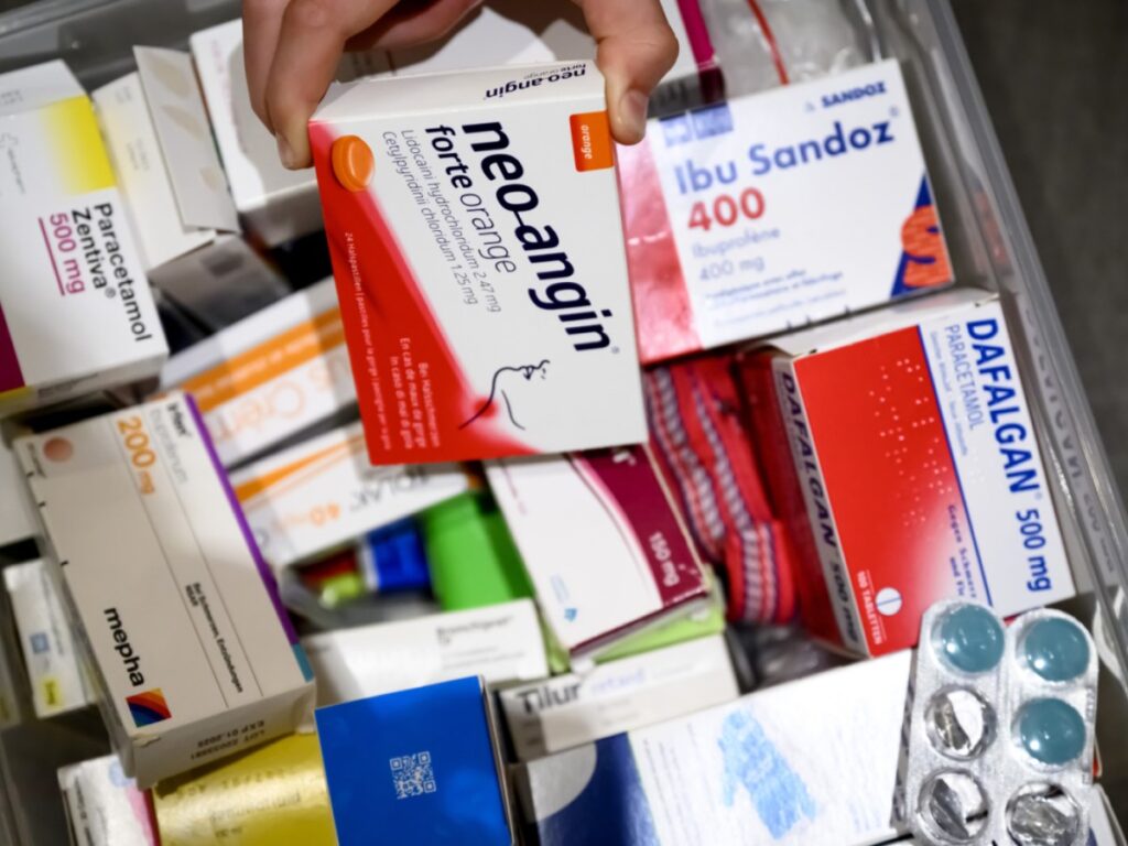 Switzerland lowers prices of 300 drugs Switzerland lowers prices of 300 drugs