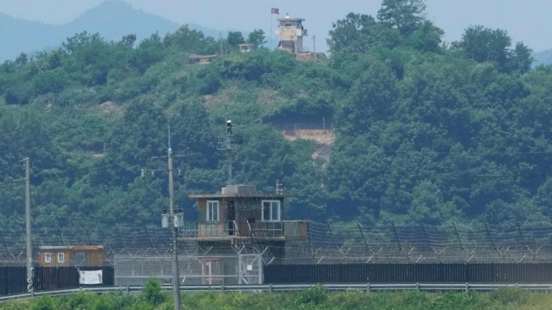 S. Korea proposes military talks with N. Korea to prevent border clashes S. Korea proposes military talks with N. Korea to prevent border clashes