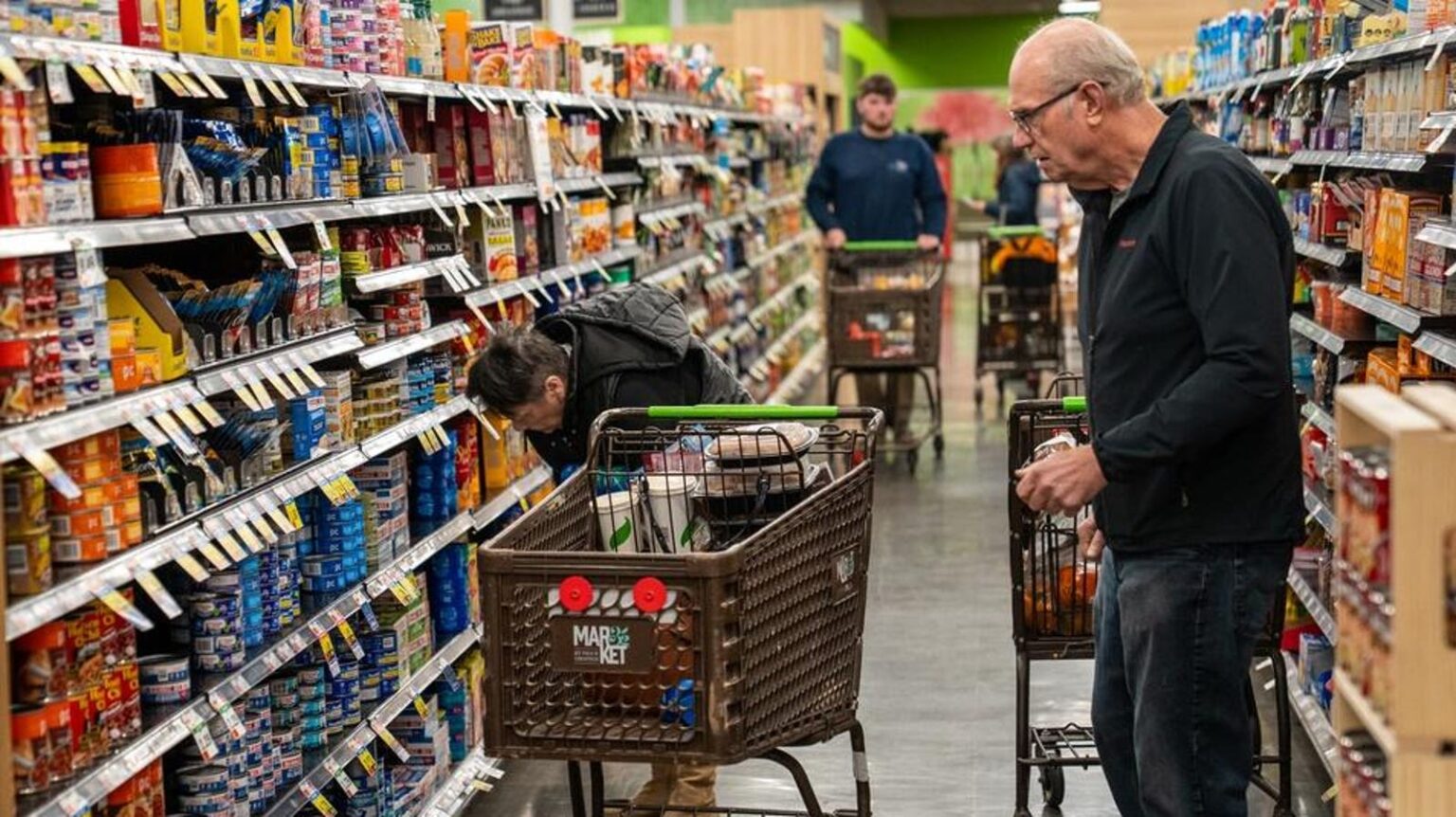 Economic Pessimism Remains Near Historic Levels