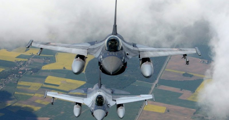 Romania deploys 2 fighter jets after new Russian strikes near border