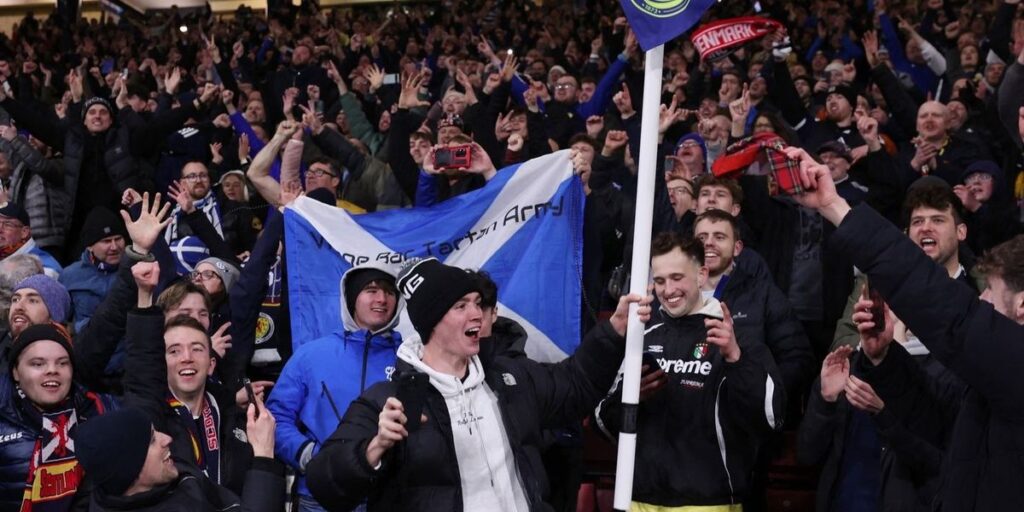 Scotland fans "shake the earth": Crazy celebrations after victory over Denmark caused a small earthquake