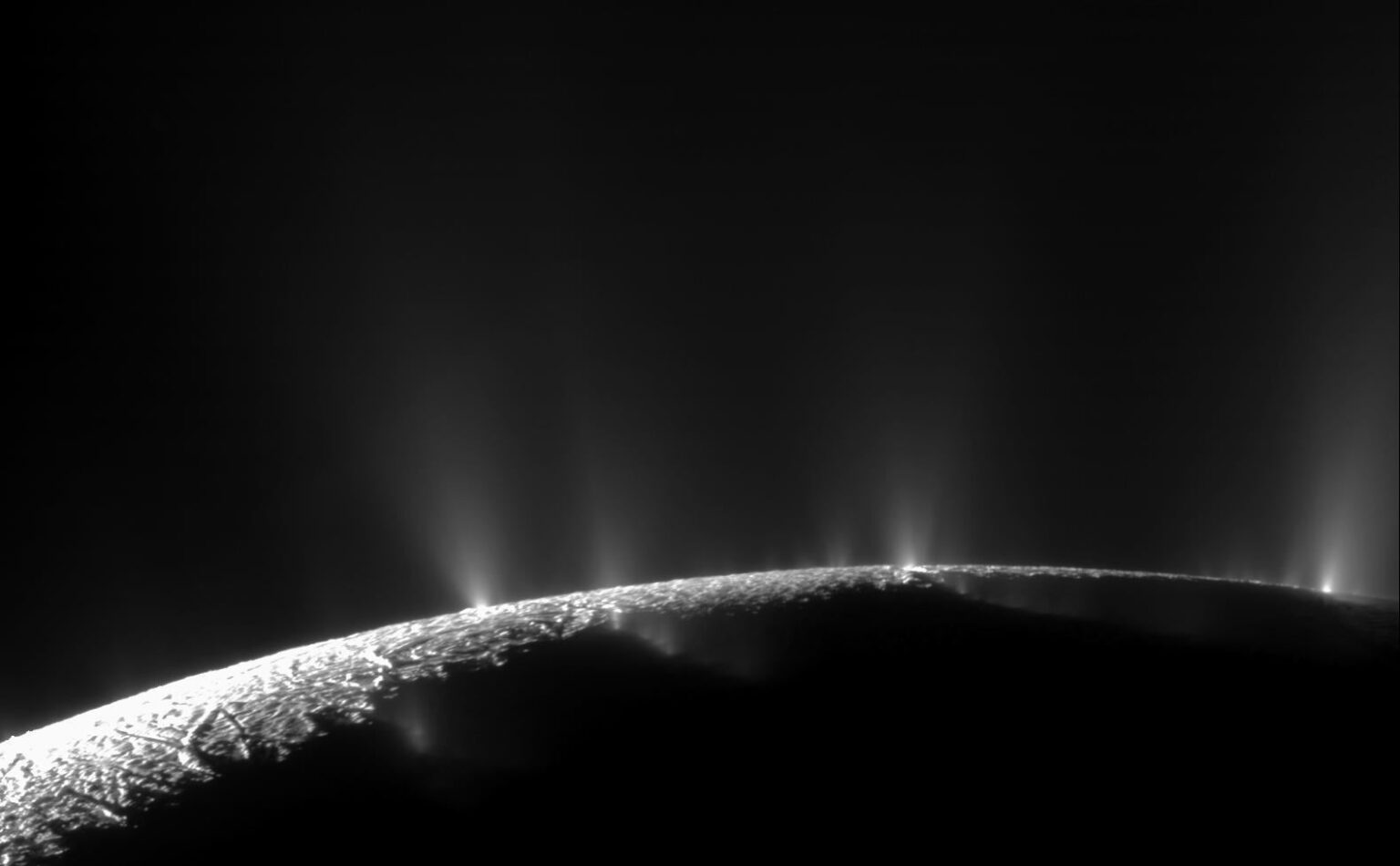 NASA finds new organics in Enceladus plumes