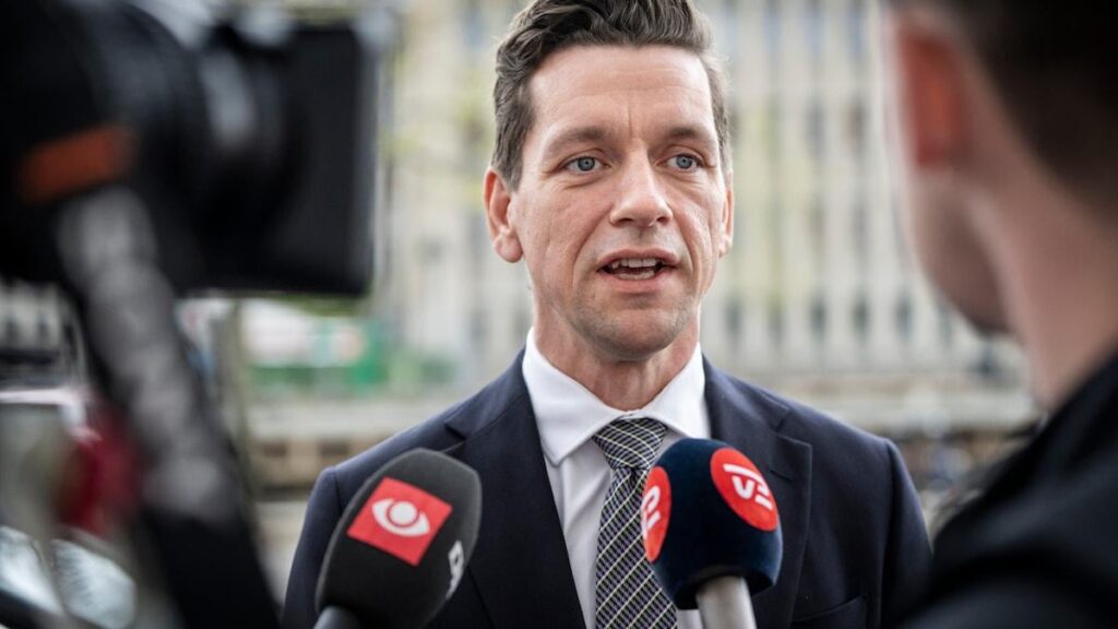 Social mayor sounds the alarm: So far, 10 citizens have been put on the street because of the government's cash assistance reform