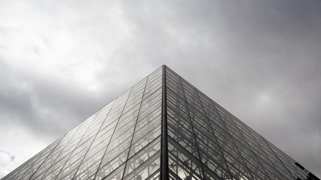 The Louvre “favored visible and attractive operations” to the detriment of security, estimates the Court of Auditors