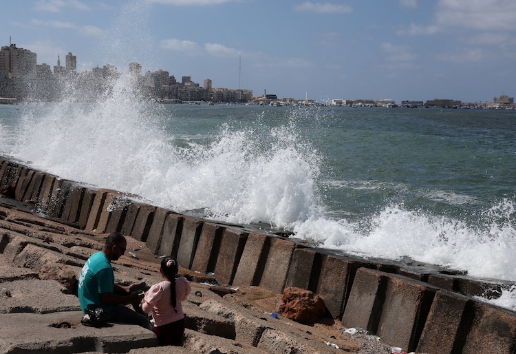A barrier protecting the shoreline of the Mediterranean Sea, during a heatwave, in the port city of Alexandria, Egypt. (Photo by Reuters)