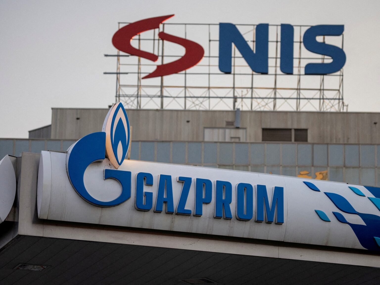 Serbia’s Vucic warns oil refinery faces shutdown as US sanctions bite | Energy News
