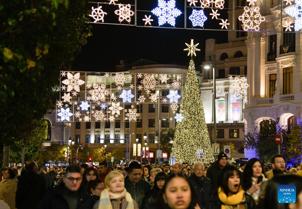 Christmas light-up ceremony in Madrid, Spain-Xinhua