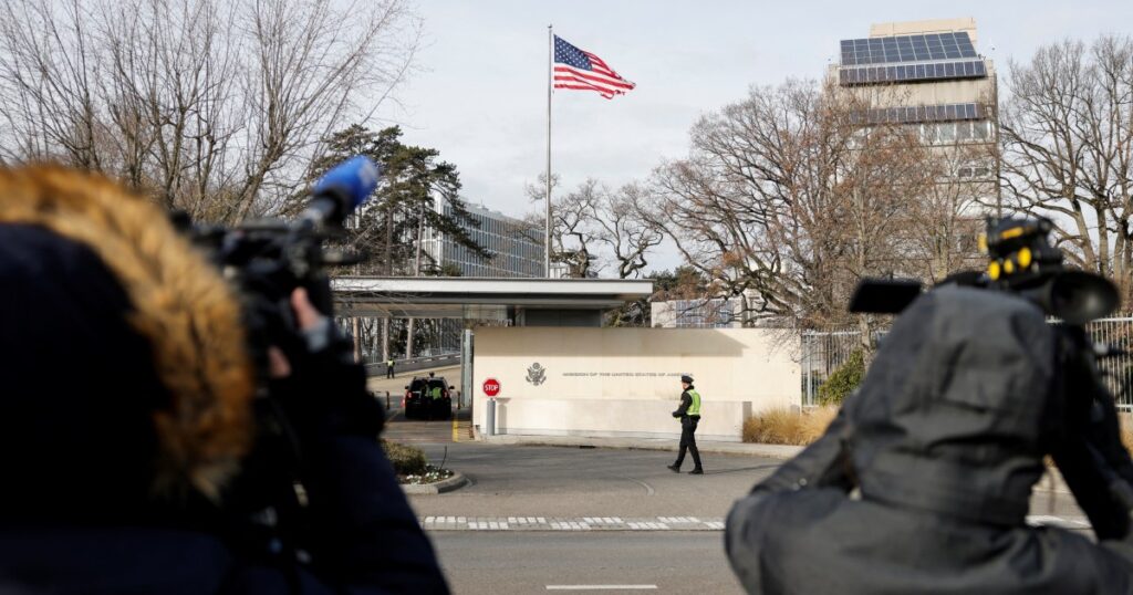 U.S. and Ukraine hold peace deal talks as lawmakers and allies voice concerns over Russian 'wish list'