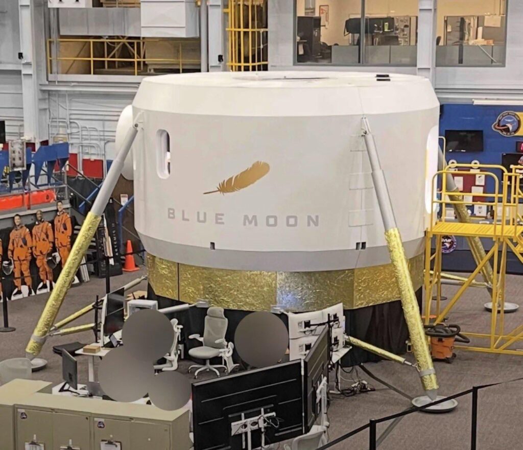 Blue Origin’s Blue Moon MK2 crew cabin mockup