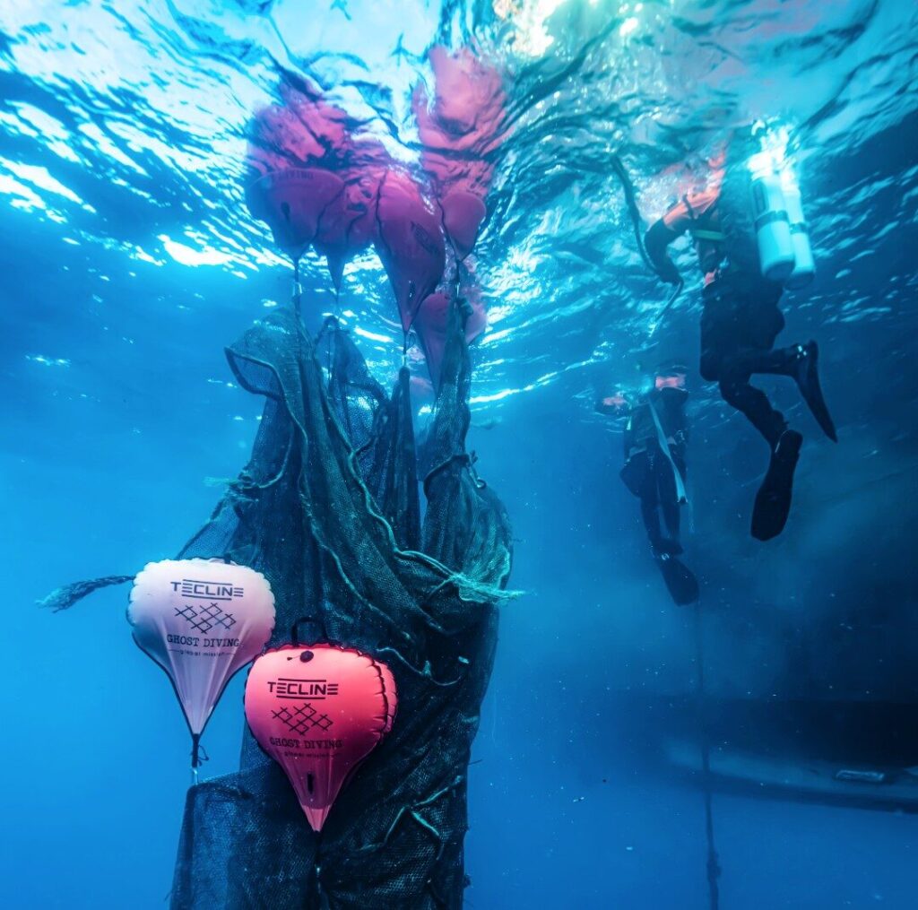 Ghost divers remove ‘floating scrapyard’ in Greece 5 Net raised for lifting aboard Typhoon (Michael Westreicher)