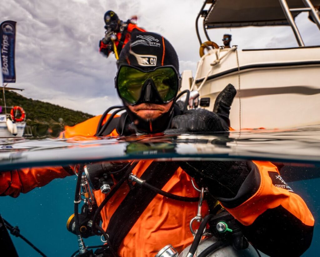 Ghost divers remove ‘floating scrapyard’ in Greece 7 Job done on the last day of the operation (Michael Westreicher)