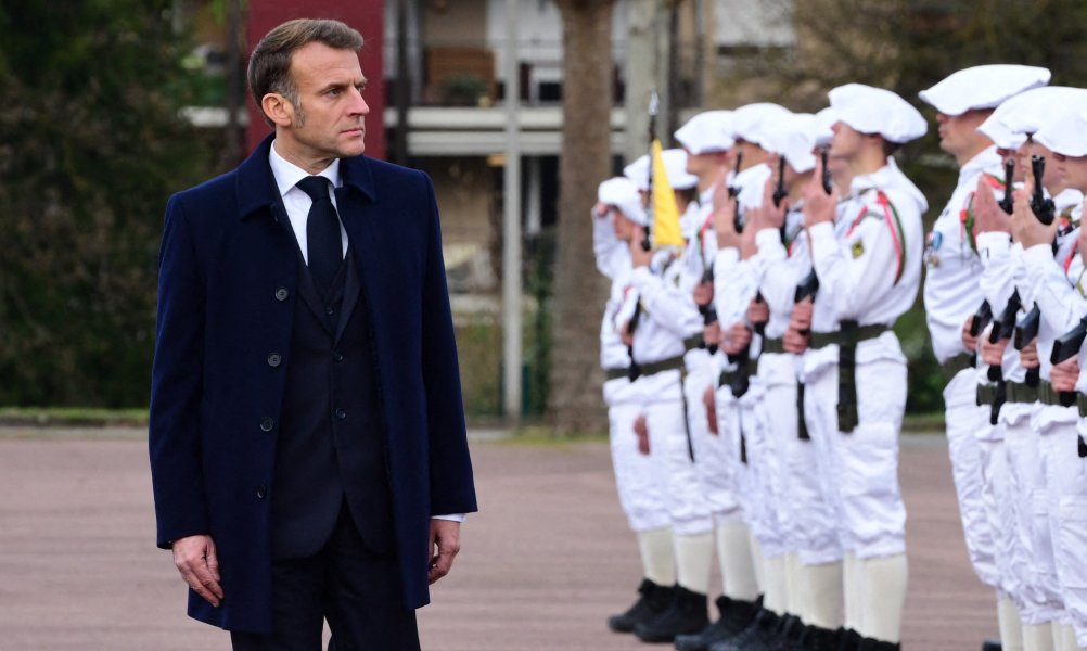 France: stronger through voluntary military service?