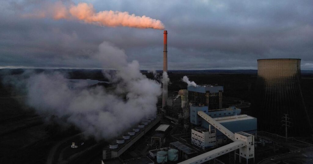 Fossil fuel use could peak by 2030, International Energy Agency says