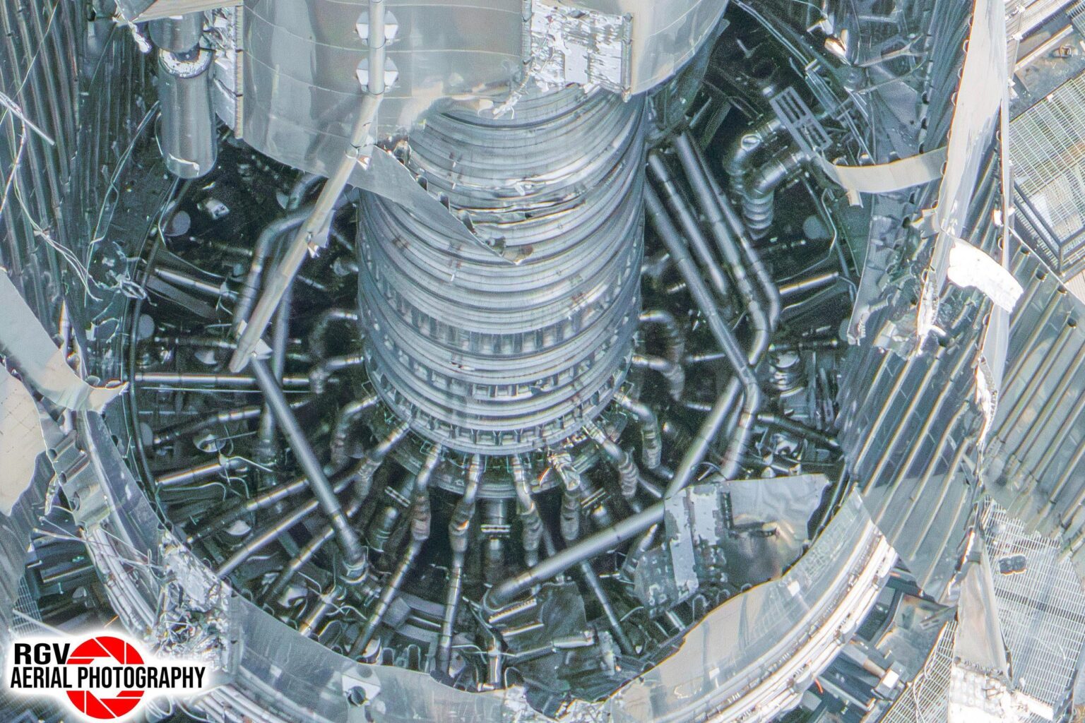 RGV Aerial Photography captured footage of the inside of Starship’s V3 booster after this week’s test failure [RGV Aerial Photography links in description]
