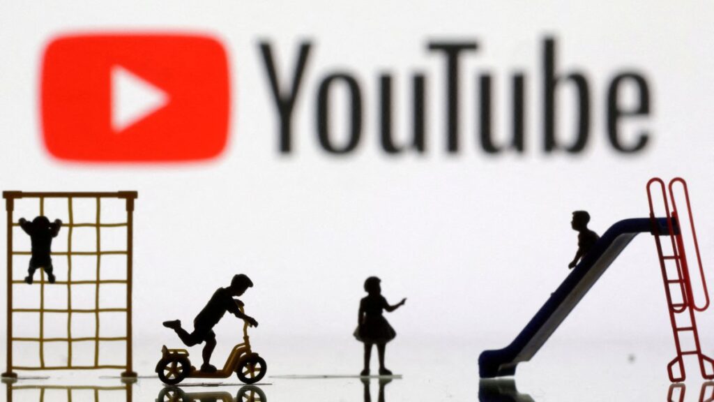 EU lawmakers push for social media ban for under 16s